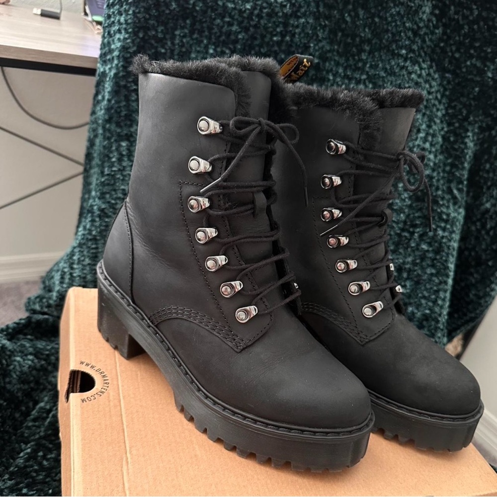 Doc Martens Leonna Boot faux fur lined